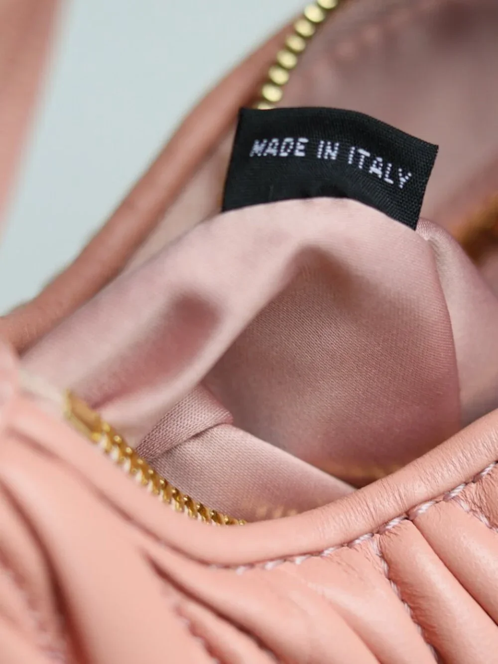 Miu Miu. dimensions 23